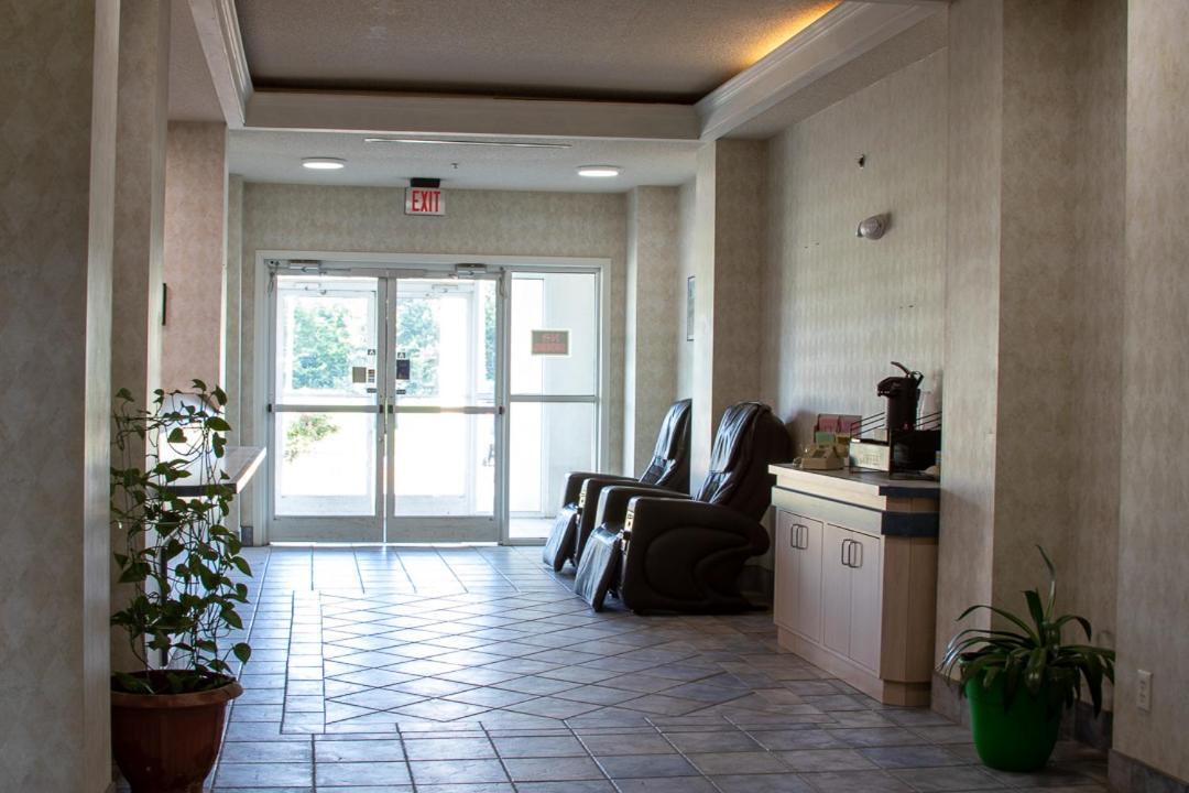 Morgantown Inn & Suites Esterno foto